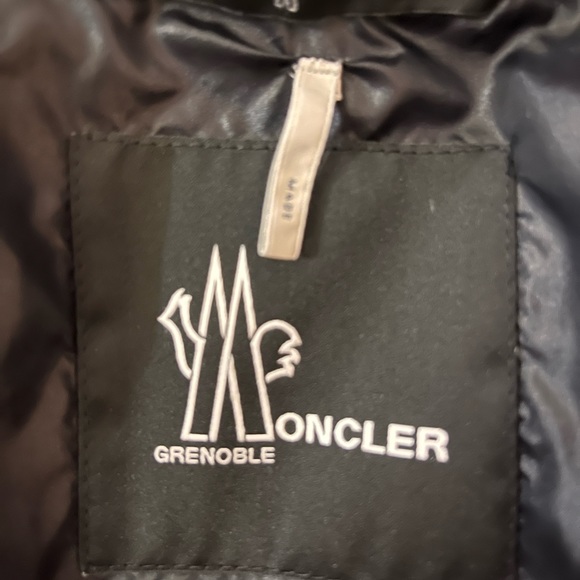 Moncler Camurac Short Down Jacket Size 7 - Picture 3 of 7